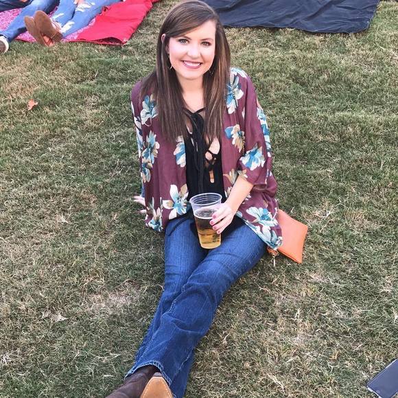 Meet your Posher, Kara - Picture 1 of 1